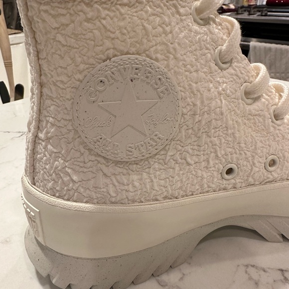 Converse Lug Sole High Top - Picture 10 of 10